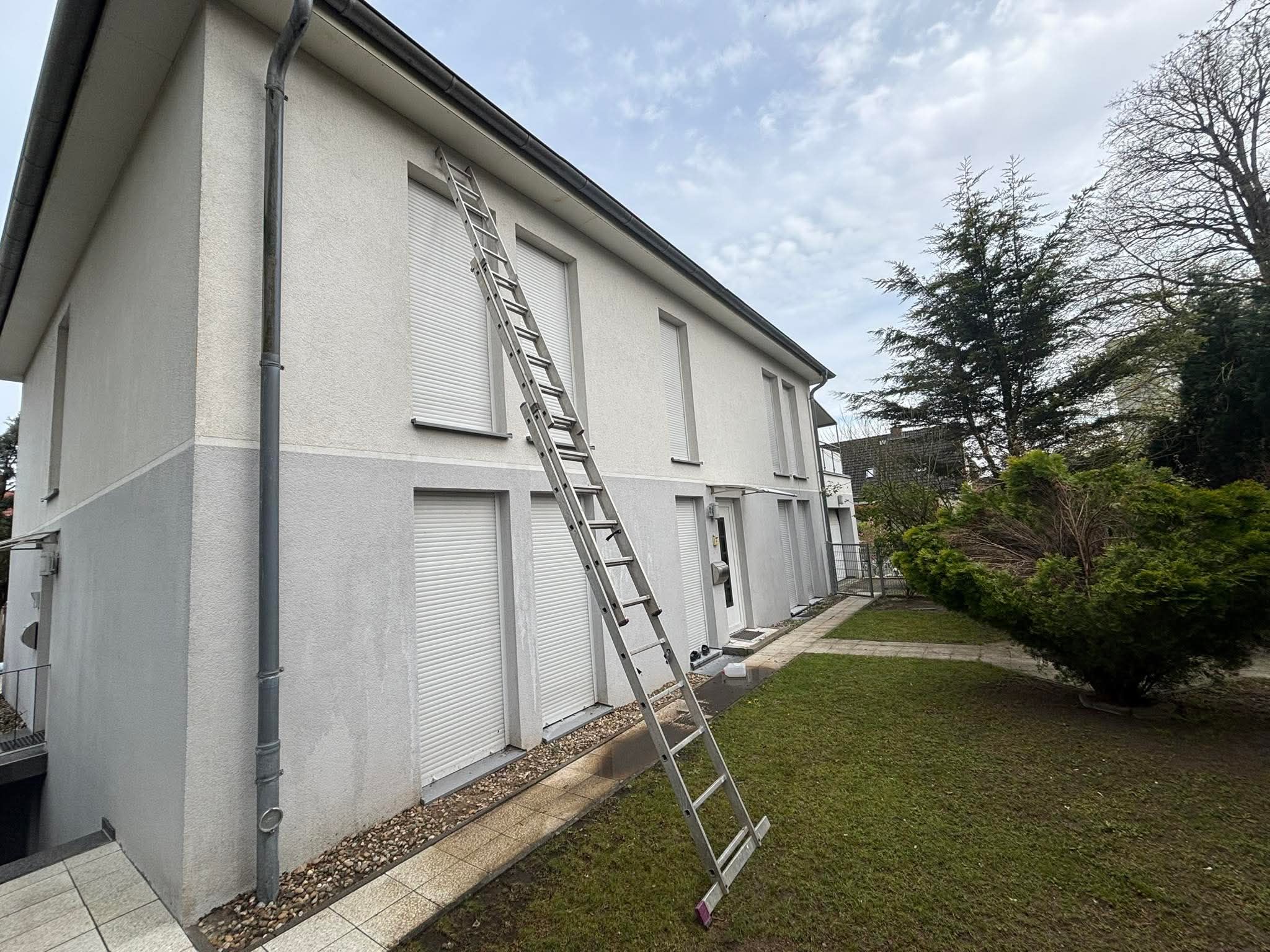 Façade avec échelle - En cours de travail