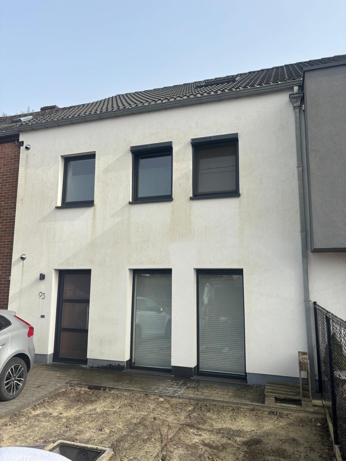 Façade avant nettoyage